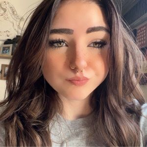 Meet your Posher, Emma